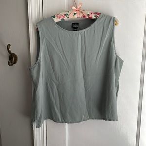 Eileen Fisher silk sleeveless cropped shell